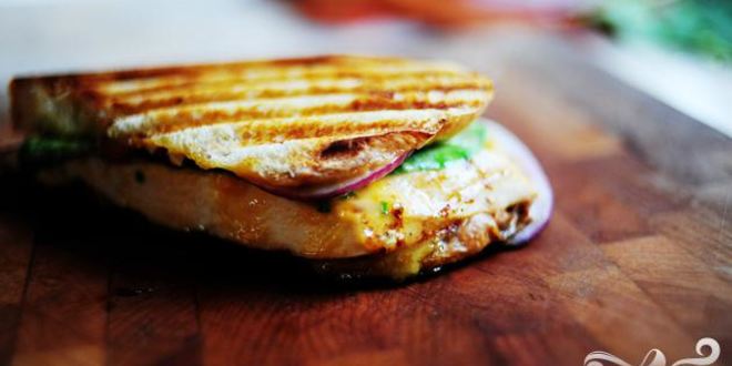 Рецепт Горячих бутербродов с курицей и абрикосовым соусом