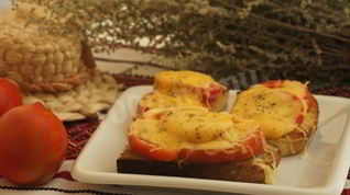 Рецепт Горячих бутербродов с помидорами и сыром в духовке