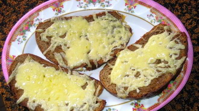 Рецепт горячих бутербродов с сыром в духовке