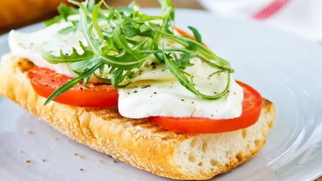 Рецепт горячего бутерброда по-средиземноморски