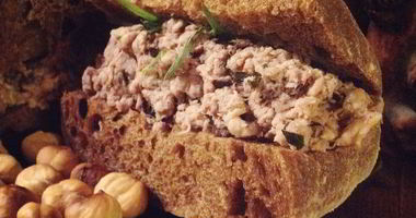 Рецепт Скандинавского многоэтажного мясного бутерброда с вишневым соусом