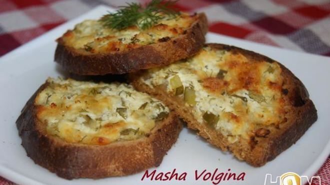 Рецепт творожных бутербродов с огурцом и зеленью