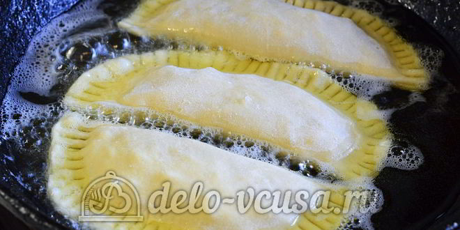 Рецепт чебуреков с мясом и сыром