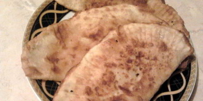 Рецепт Чебуреков с мясом, сыром и помидорами