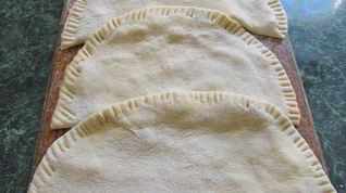 Рецепт Хрустящего теста для чебуреков на водке