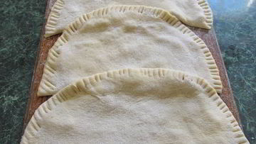 Рецепт Хрустящего теста для чебуреков на водке