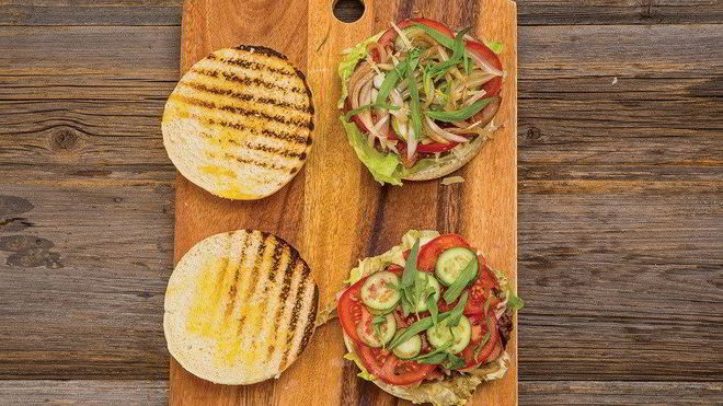 Рецепт чизбургера с говядиной коби и запеченным картофелем