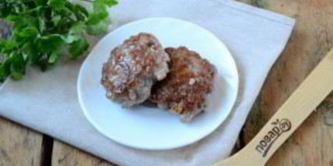 Рецепт чизбургера с гренками и яйцом