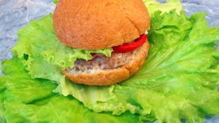 Рецепт Чизбургера с котлетой и запеченными овощами