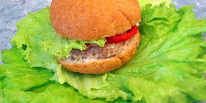 Рецепт Чизбургера с котлетой и запеченными овощами