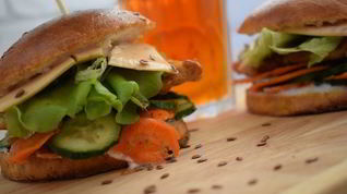 Рецепт Чизбургера с курицей и домашней булочкой