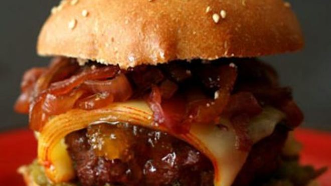 Рецепт чизбургера с луковым джемом