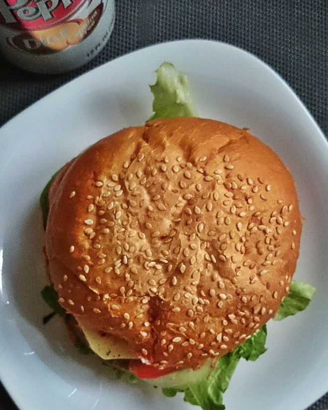 Рецепт чизбургера с телячьей котлетой гриль