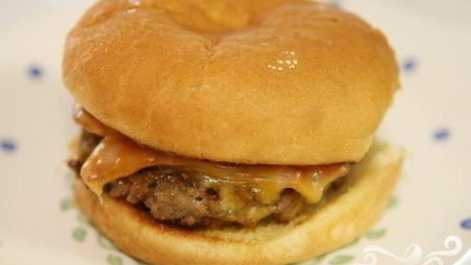 Рецепт чизбургеров с говядиной, беконом и сыром
