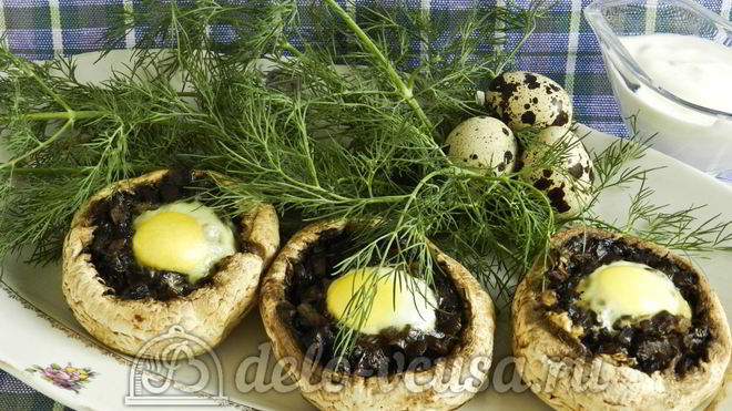 Рецепт фаршированных шампиньонов с перепелиными яйцами