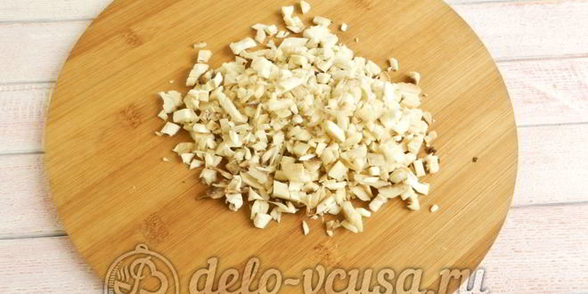 Рецепт фаршированных шампиньонов с перепелиными яйцами