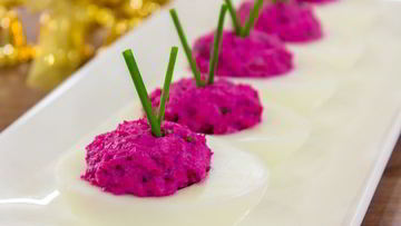 Рецепт Яиц, фаршированных сельдью и свеклой