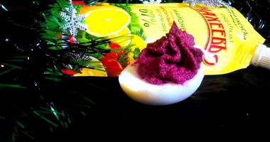 Рецепт Яиц, фаршированных свекольно-селедочным паштетом