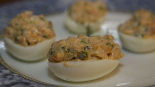 Рецепт Яиц, фаршированных сыром, каперсами и шнитт-луком