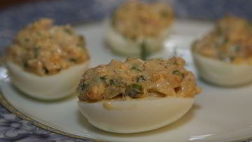 Рецепт Яиц, фаршированных сыром, каперсами и шнитт-луком