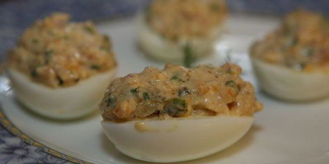 Рецепт Яиц, фаршированных сыром, каперсами и шнитт-луком