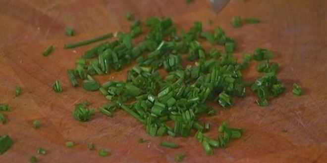 Рецепт яиц, фаршированных сыром, каперсами и шнитт-луком