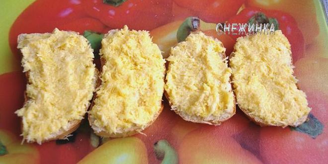 Рецепт гренков сахарных, сырных и запеченные с яблоками