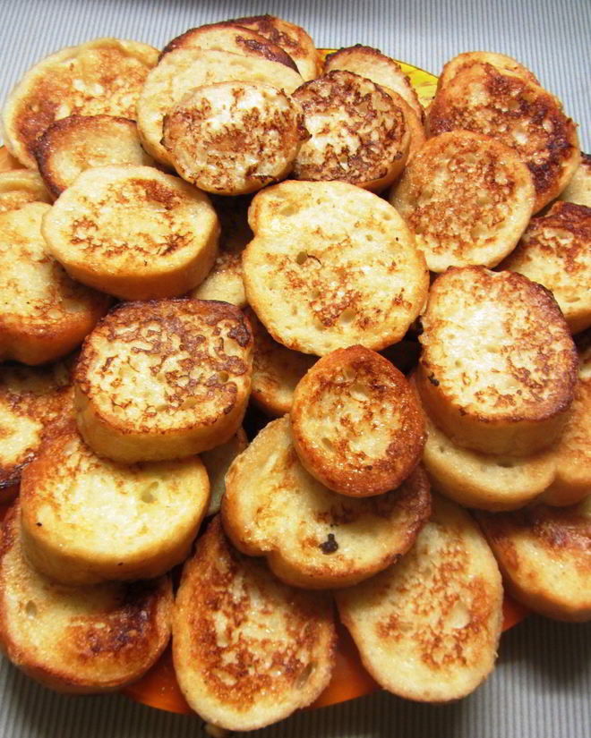 Рецепт нежных гренков с сахаром