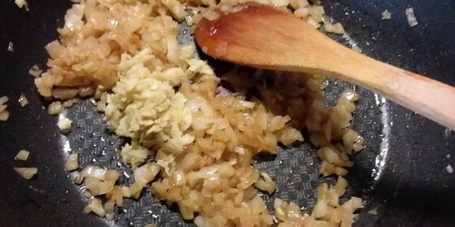 Рецепт байнгана бхарта — баклажанной икры по-индийски