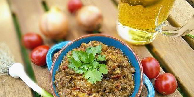 Рецепт байнгана бхарта — баклажанной икры по-индийски