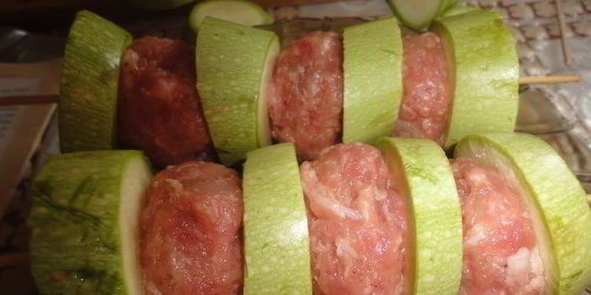 Рецепт канапе из фарша и кабачков