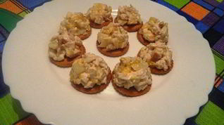 Рецепт Канапе с ананасами, курицей и апельсинами