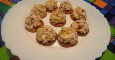 Рецепт Канапе с ананасами, курицей и апельсинами