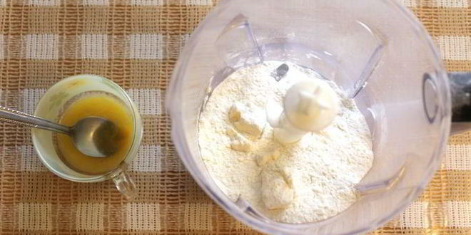 Рецепт канапе с домашним крем-сыром, слабосоленой семгой и вялеными помидорами