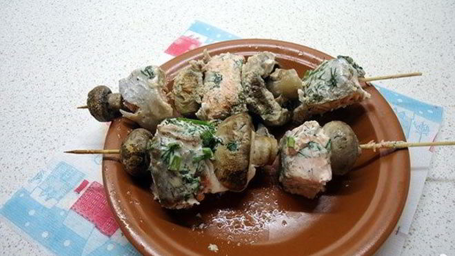 Рецепт канапе с грибами на шпажках