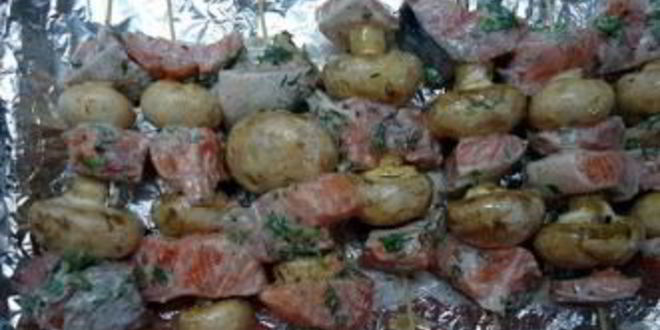 Рецепт канапе с грибами на шпажках