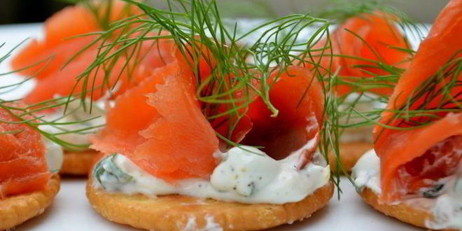 Рецепт канапе с лососем и сливочным сыром