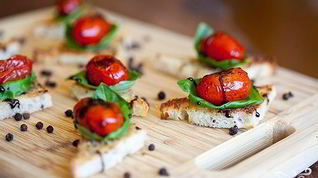 Рецепт Канапе с помидорами