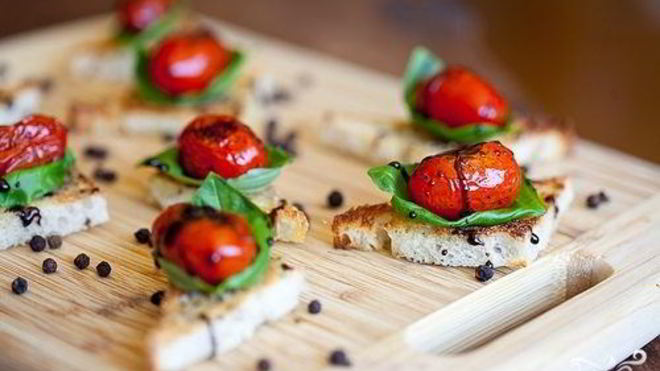 Рецепт канапе с помидорами