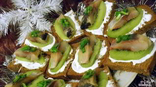 Рецепт Канапе с селедкой и картошкой