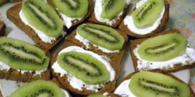 Рецепт канапе с селедкой и картошкой