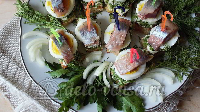 Рецепт Канапе с селедкой