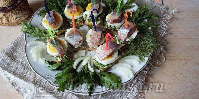 Рецепт канапе с селедкой
