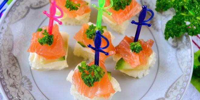 Рецепт канапе с семгой и огурцом