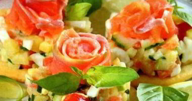 Рецепт Канапе с семгой и салатом