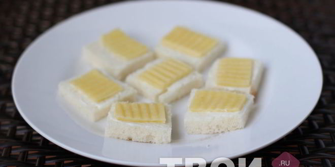 Рецепт канапе с сыром и дыней