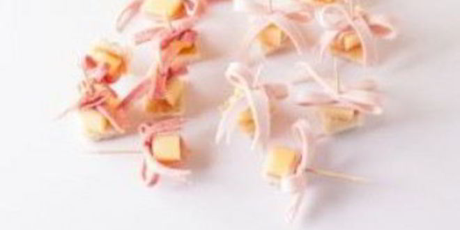 Рецепт канапе с сыром и колбасой