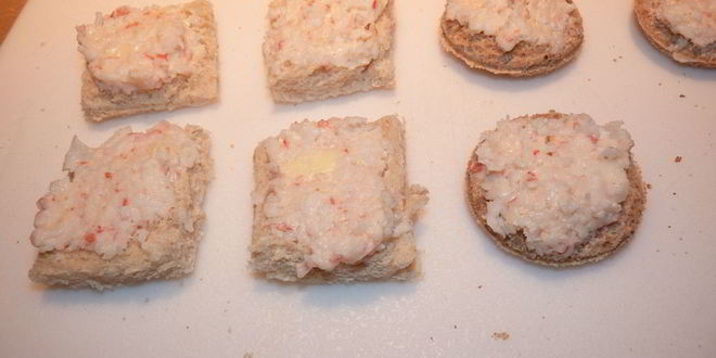 Рецепт нежных канапе с копченым лососем