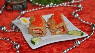 Рецепт Простых канапе с сыром огурцом и икрой из хлебцев