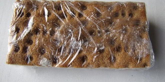 Рецепт простых канапе с сыром огурцом и икрой из хлебцев